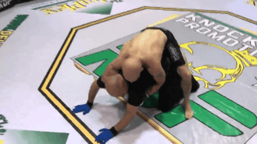 KOP 54 - Joseph Nehm étrangle l’arbitre après avoir été mis KO