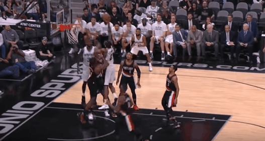 Oui, Kawhi Leonard envoie aussi des gros dunks