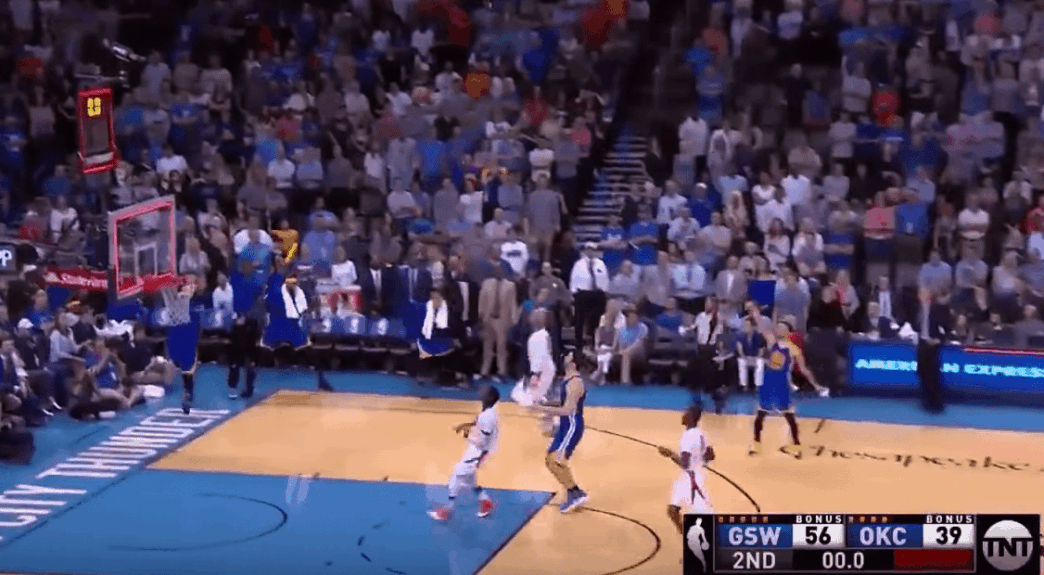 Le buzzer beater de Stephen Curry juste après la bagarre contre OKC