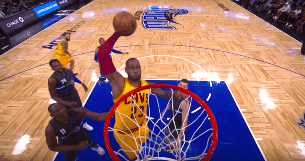 LeBron James envoie le triple double et gère le Magic