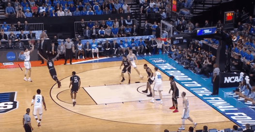 Lonzo Ball était chaud contre les Cincinnati Bearcats