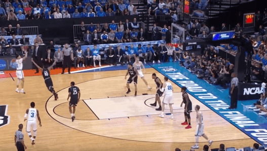 Lonzo Ball était chaud contre les Cincinnati Bearcats