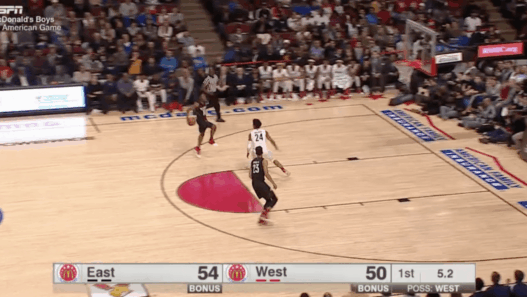 Sexton et son alley-oop dans le dos au McDonald's High School All-American Game