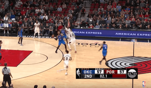 Taj Gibson envoie la bombe du jour à trois points contre les Blazers