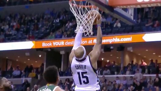 Vince Carter, premier joueur de 40 ans à plus de 20 points depuis Karl Malone