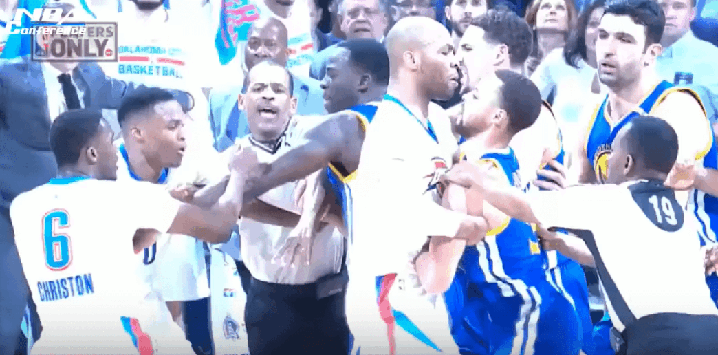La bagarre entre Stephen Curry et Semaj Christon