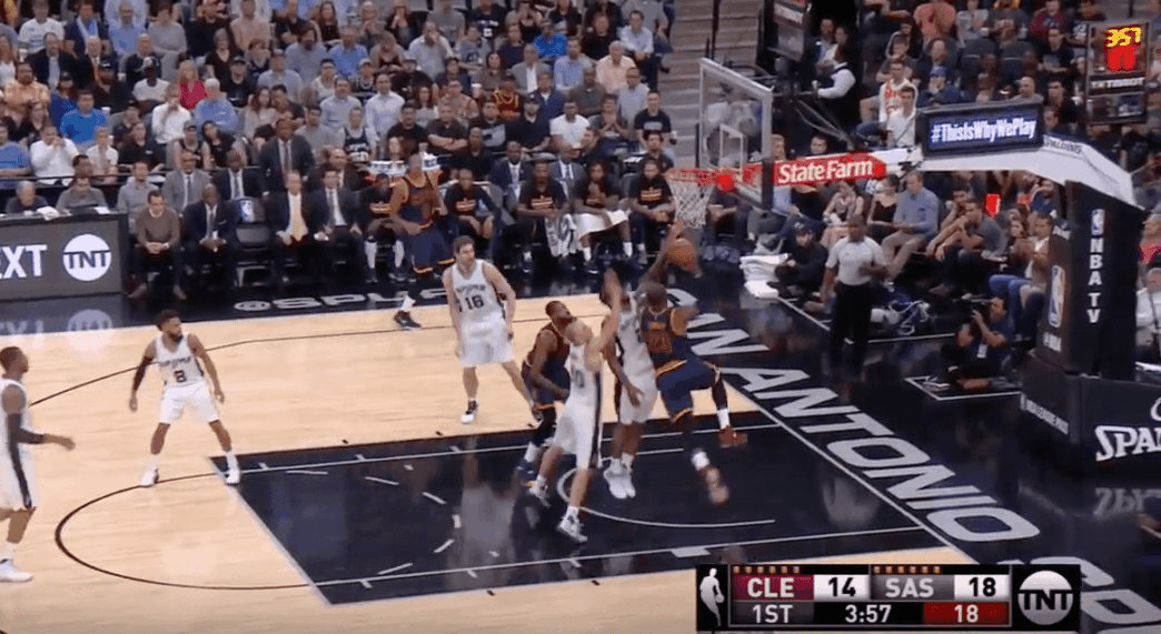 Le bloc tout en facilité de Kawhi Leonard sur LeBron James