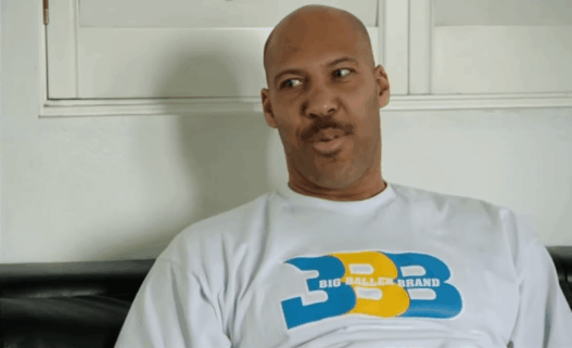 Des images de LaVar Ball jouant en basket plus jeune sont sorties