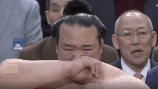 Pour son premier combat en tant que Yokozuna, Kisenosato l’emporte