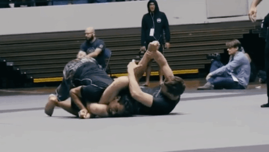 Il refuse de taper aux ADCC West Coast Trials et se fait casser le bras