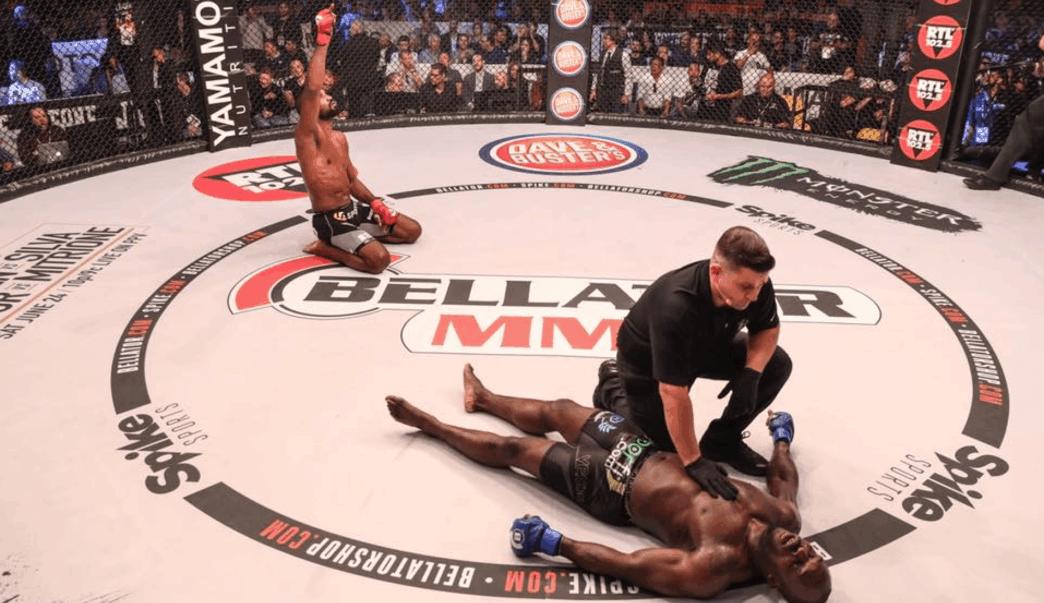 Bellator 176 - Melvin Manhoef terminé par un sale KO contre Rafael Carvalho