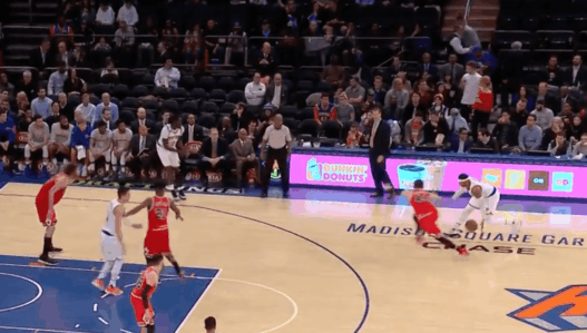Carmelo Anthony casse les chevilles de Nikola Mirotic et envoie le trois-points lointain