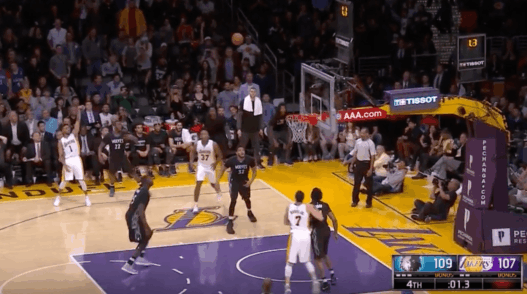 D’Angelo Russell offre la victoire aux Lakers au buzzer