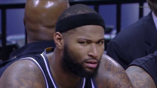 DeMarcus Cousins trolle la famille Ball