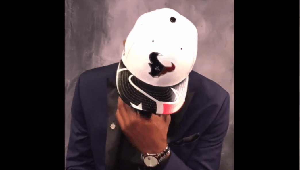 Deshaun Watson fond en larmes en lisant la lettre de sa mère après sa Draft