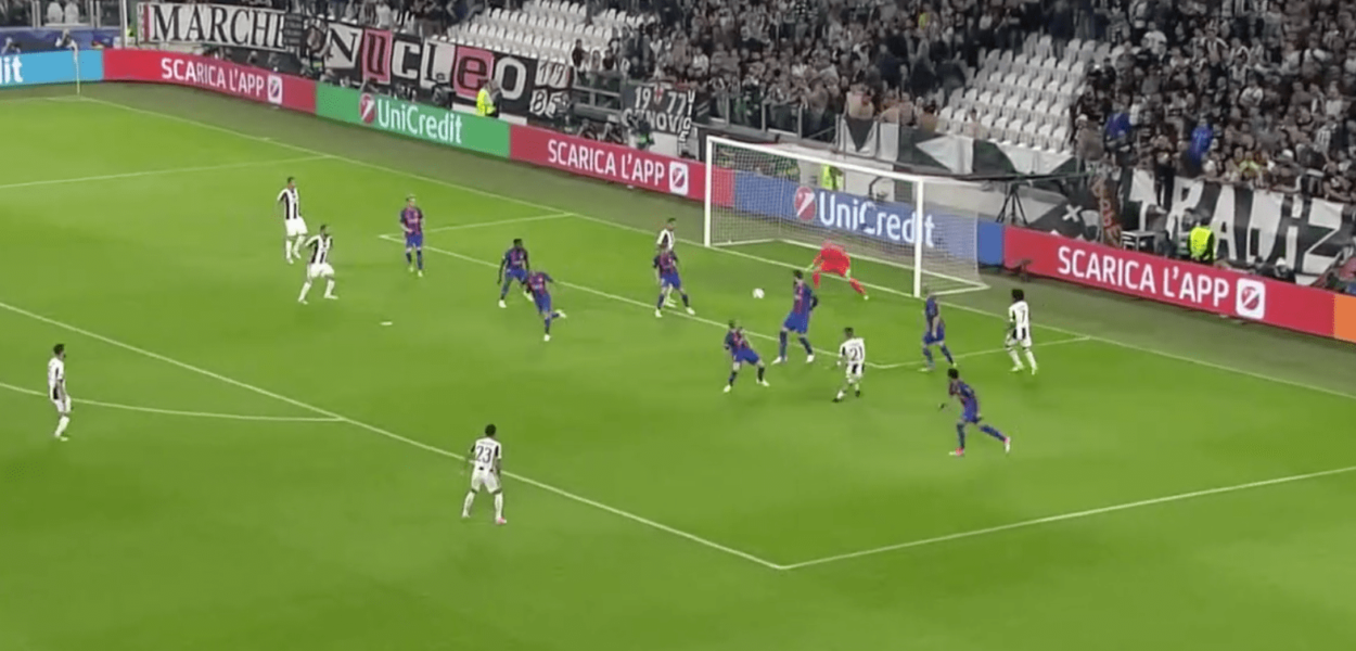 Dybala ouvre le score pour la Juventus contre le Barça