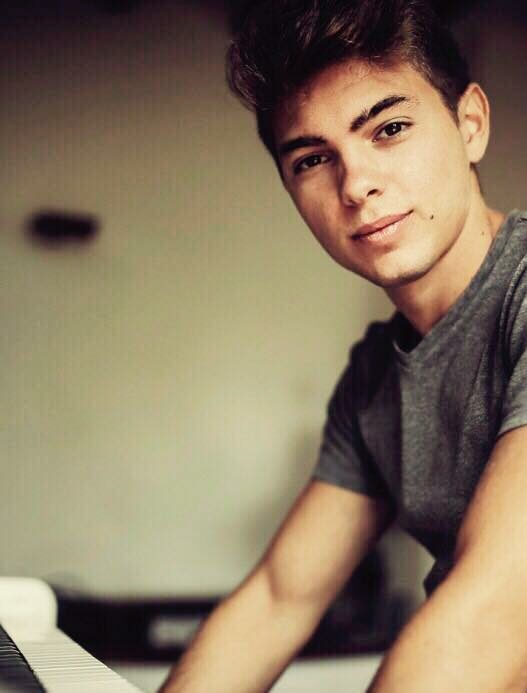 Emanuele Fasano - L’incroyable histoire du pianiste de la station