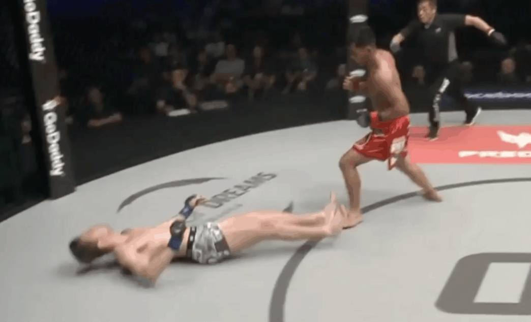 Honorio Banario démolit Jaroslav Jartim au One Championship