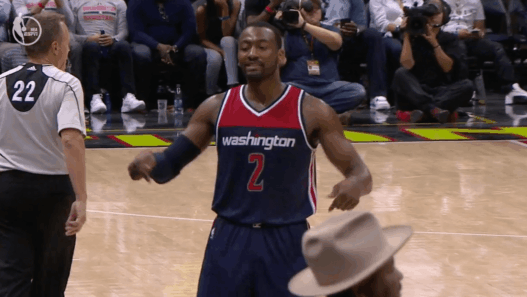 John Wall trashtalk Gucci Mane, Quavo et Julio Jones pendant le match contre les Hawks