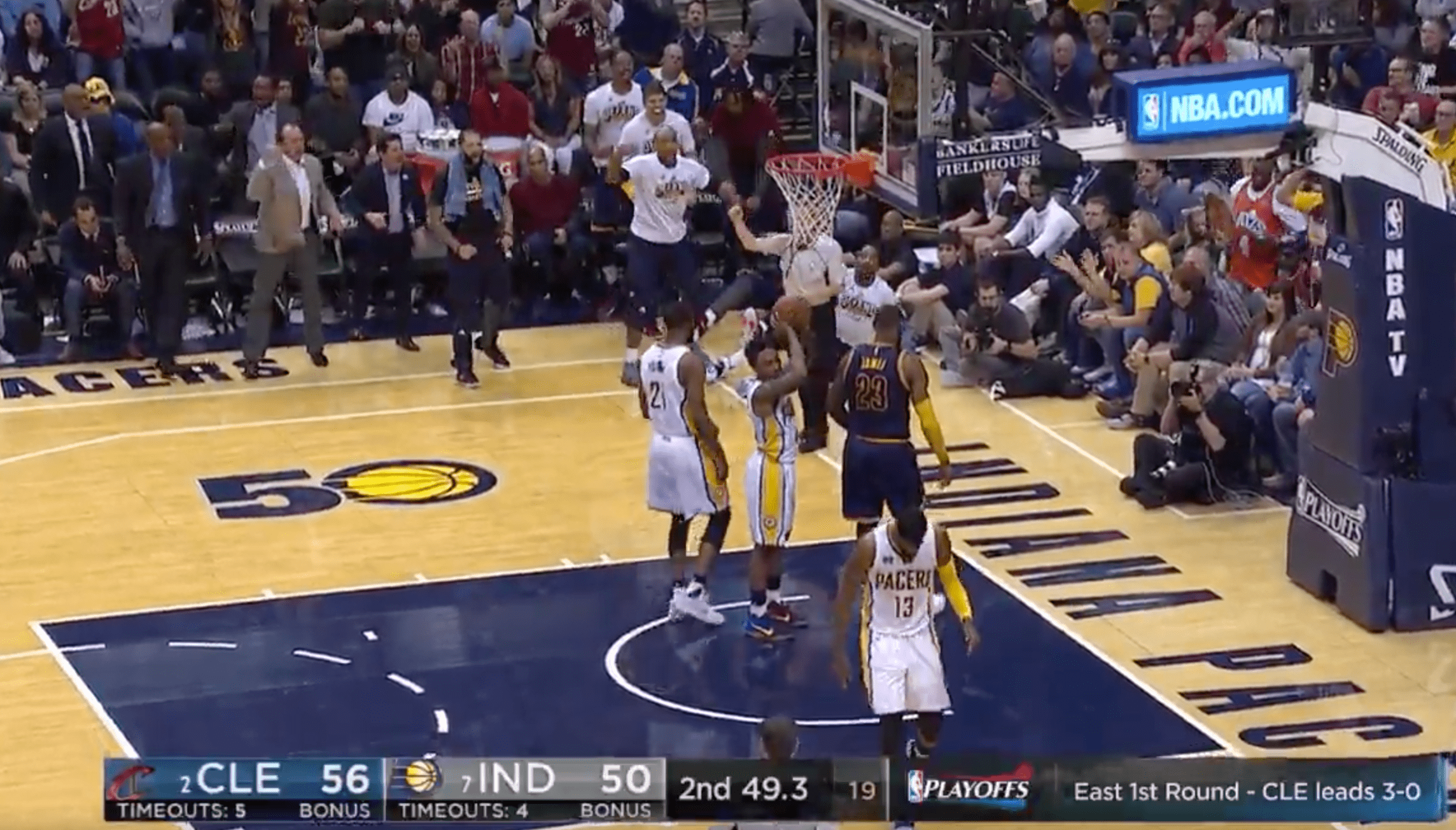 Kevin Love envoie la touchdown-pass, LeBron fait le ménage