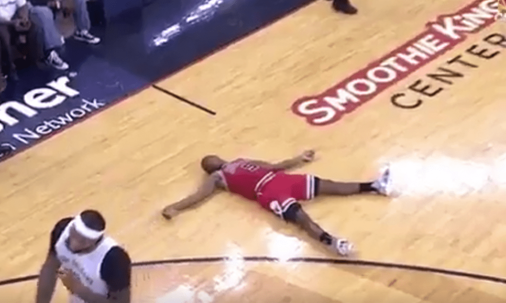 Le magnifique flop de Rajon Rondo sur DeMarcus Cousins