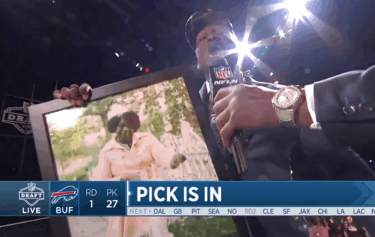 Le discours bouillant de Takkarist McKinley en hommage à sa grand-mère lors de la Draft