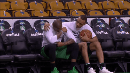 Quelques heures après les larmes, Isaiah Thomas était bien là