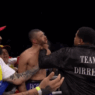 Dirrell l’emporte par disqualification et son oncle envoie un parpaing à Uczategui