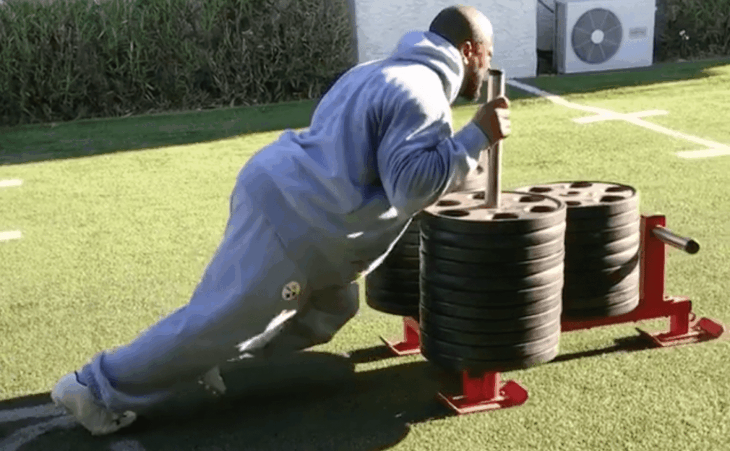 James Harrison, le linebacker des Steelers, continue ses workouts de folie