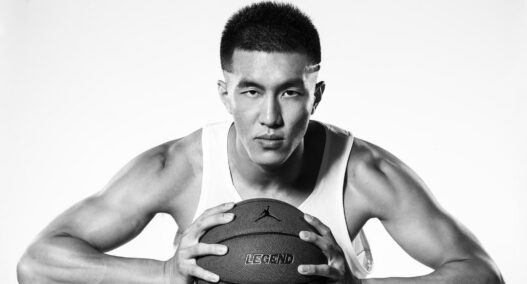 Michael Jordan accueille lui-même Guo Ailun, premier chinois signé par Jordan