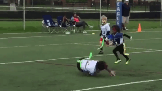 À 4 ans, le fils de T.Y. Hilton fait déjà la misère en football américain