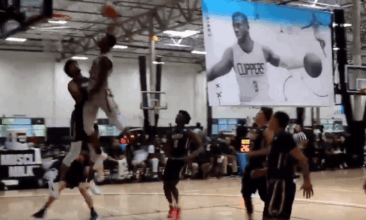 Le neveu de Jay Z dunke sur le meilleur lycéen du pays