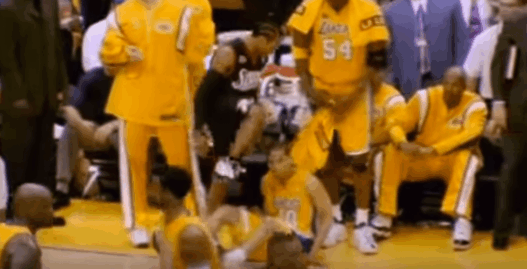 Le 6 juin 2001, Allen Iverson enterrait le respect et Tyronn Lue