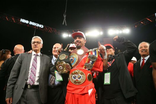 Andre Ward l’emporte par TKO contre Sergey Kovalev