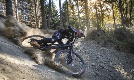 Interview Loïc Bruni – course poursuite avec un drone et sa saison 2017