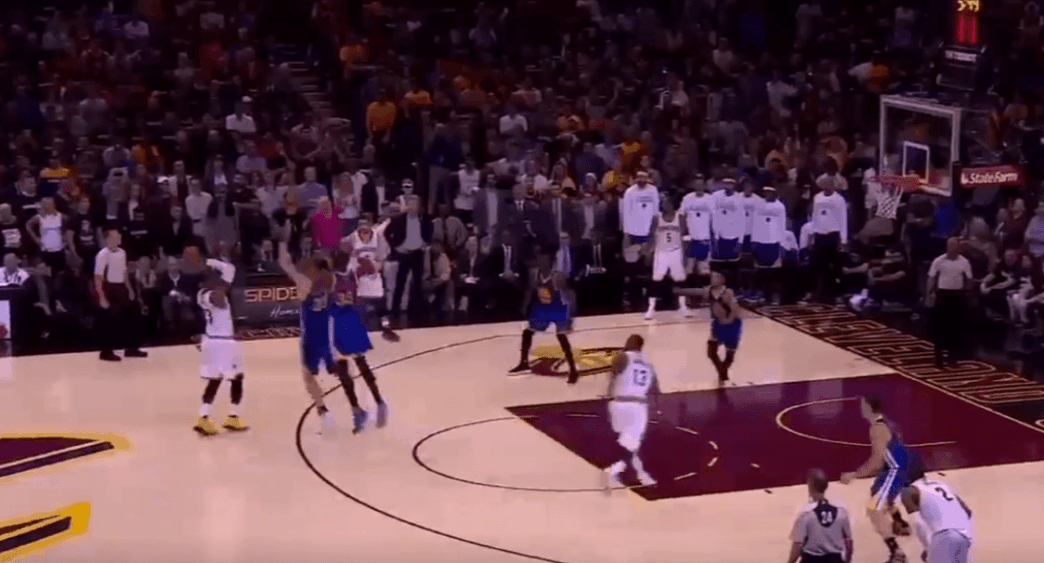 Le génie de LeBron James résumé en 90 secondes contre les Warriors