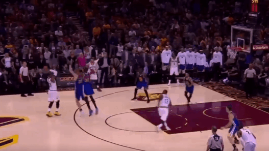 Le génie de LeBron James résumé en 90 secondes contre les Warriors