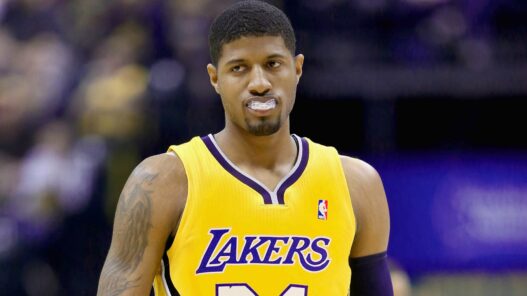 Paul George annonce aux Pacers qu’il sera free-agent en 2018...pour signer aux Lakers