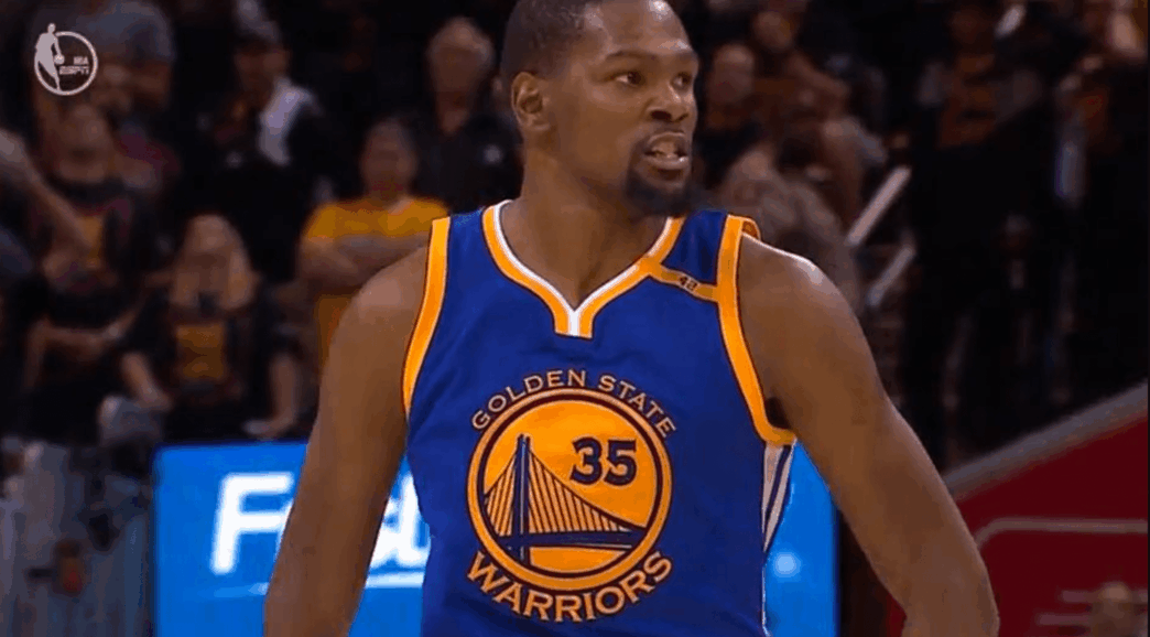 Les Warriors arrachent le Game 3 contre les Cavaliers