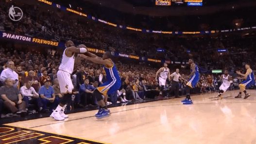 Le contre ultra clutch d’Andre Iguodala sur LeBron James