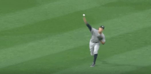 Aaron Judge envoie une bombe de 157km/h à la main