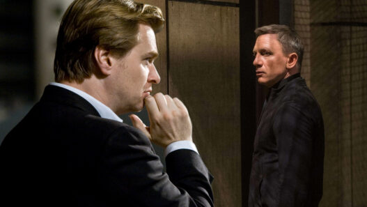 Christopher Nolan est toujours chaud pour James Bond, mais ils doivent avoir besoin de lui