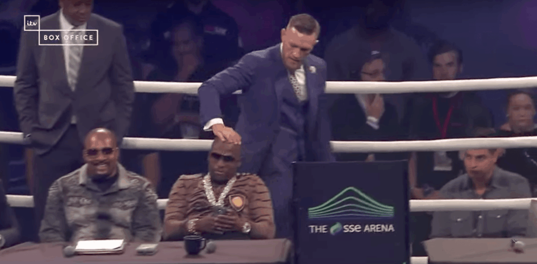 Conor McGregor termine en fanfare face à Mayweather à Londres