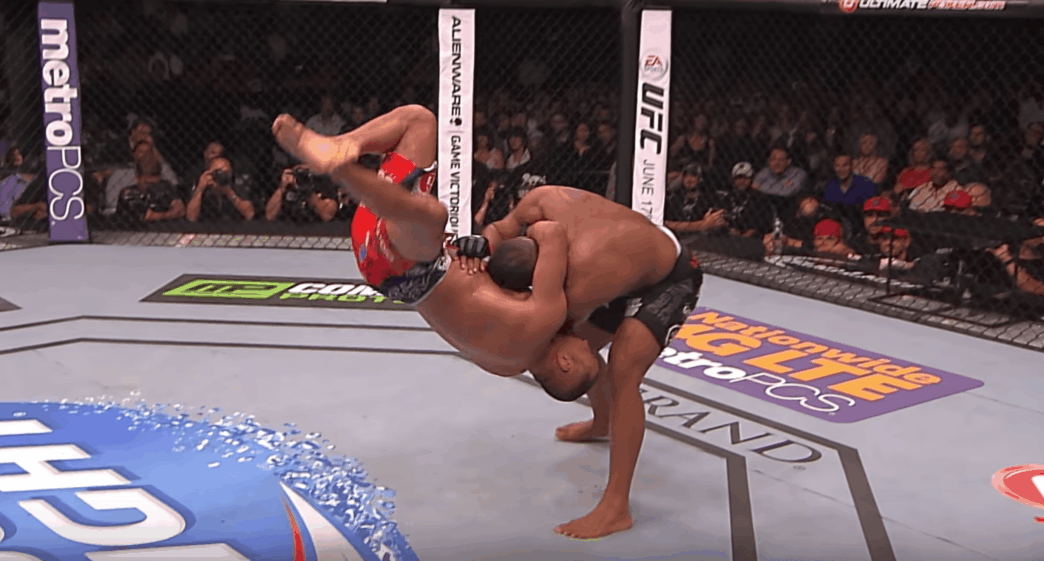 Quand Daniel Cormier jouait avec un Dan Henderson façon pantin désarticulé