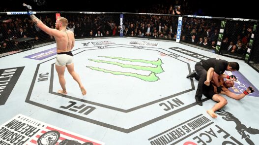 Pour Eddie Alvarez, Conor McGregor peut mettre Mayweather KO