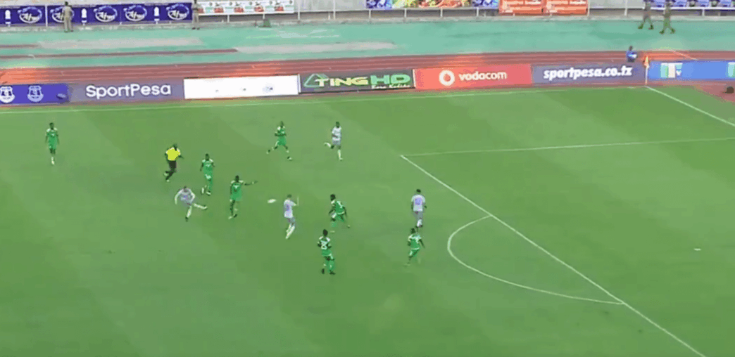 Pour son premier match avec Everton, Wayne Rooney envoie une bombe