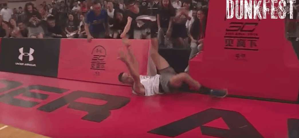 Stephen Curry fait une Klay Thompson en Chine