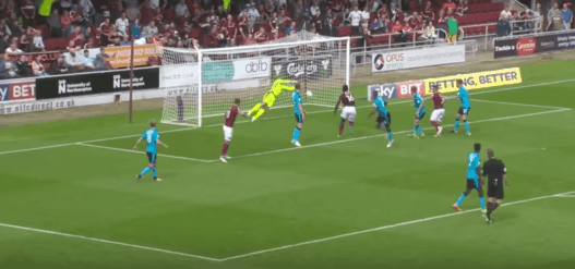 En 3 secondes, l’incroyable triple arrêt d’Alex Cairns