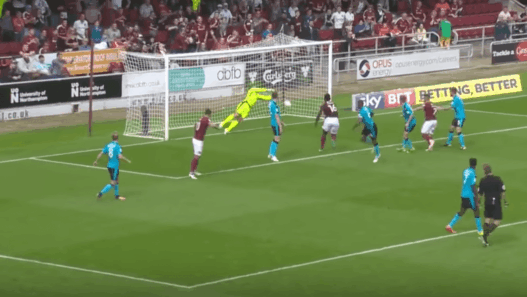 En 3 secondes, l’incroyable triple arrêt d’Alex Cairns