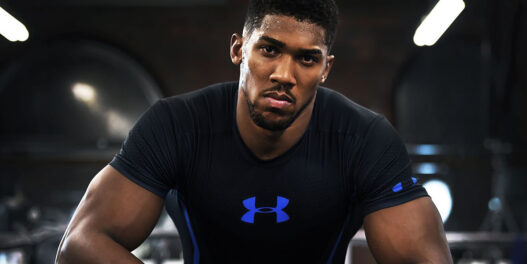 Challengé par Miocic, Joshua est prêt à combattre en MMA